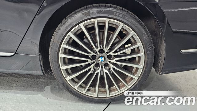 BMW 7-Series 740Li xDrive Design Pure Excellence
