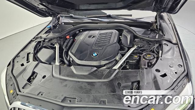 BMW 7-Series 740Li xDrive Design Pure Excellence