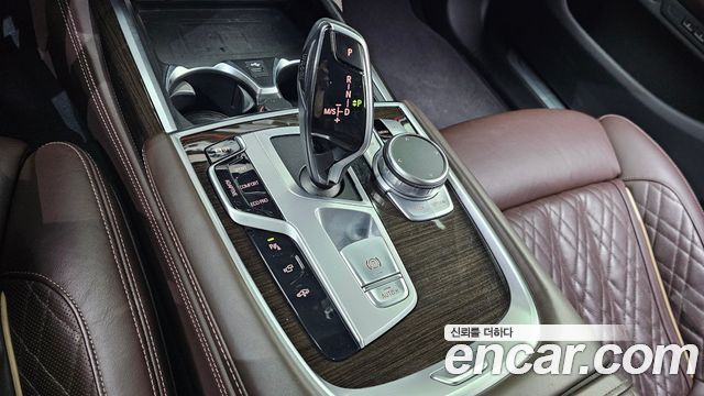 BMW 7-Series 740Li xDrive Design Pure Excellence