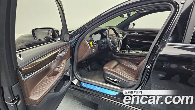 BMW 7-Series 740Li xDrive Design Pure Excellence