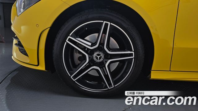 Mercedes-Benz CLA-Class CLA250 4MATIC