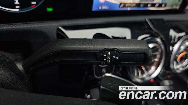 Mercedes-Benz CLA-Class CLA250 4MATIC
