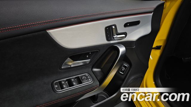 Mercedes-Benz CLA-Class CLA250 4MATIC