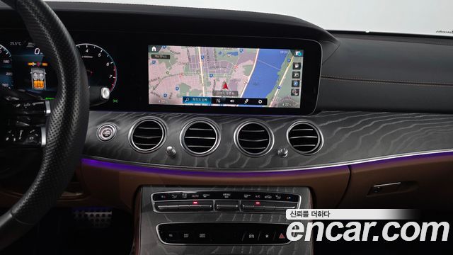 Mercedes-Benz E-Class E350 4MATIC AMG Line