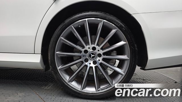 Mercedes-Benz E-Class E350 4MATIC AMG Line