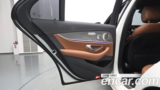 Mercedes-Benz E-Class E350 4MATIC AMG Line