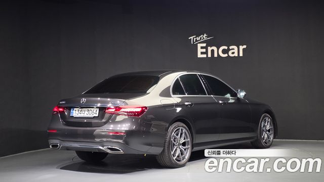 Mercedes-Benz E-Class E220d 4MATIC AMG Line