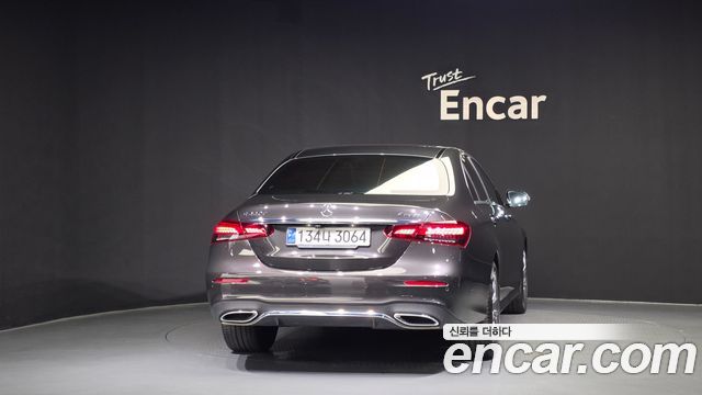 Mercedes-Benz E-Class E220d 4MATIC AMG Line