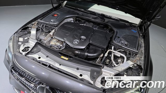 Mercedes-Benz E-Class E220d 4MATIC AMG Line