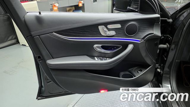 Mercedes-Benz E-Class E220d 4MATIC AMG Line
