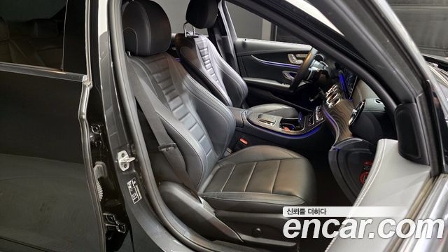 Mercedes-Benz E-Class E220d 4MATIC AMG Line