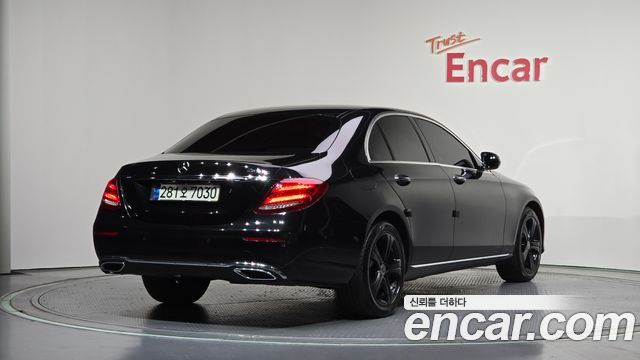 Mercedes-Benz E-Class E220d Avantgarde