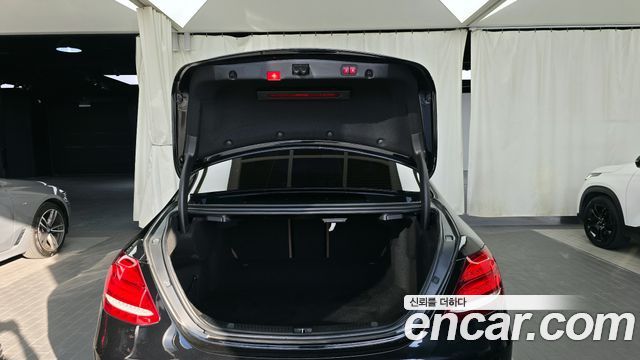 Mercedes-Benz E-Class E220d Avantgarde