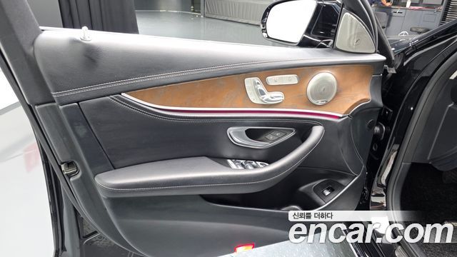 Mercedes-Benz E-Class E220d 4MATIC Exclusive