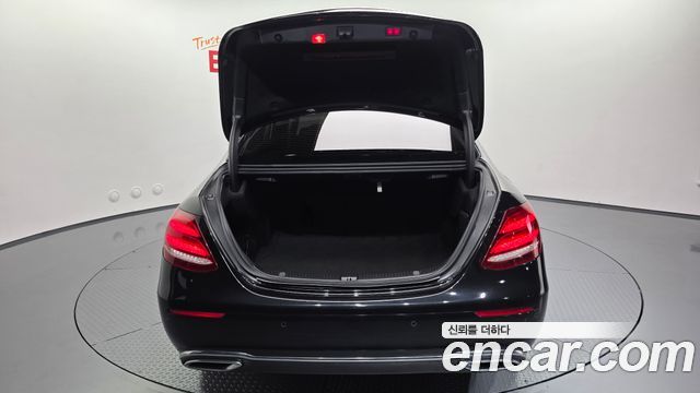 Mercedes-Benz E-Class E220d 4MATIC Exclusive