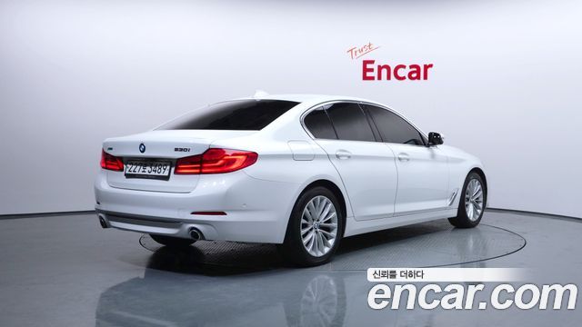 BMW 5-Series 530i xDrive Luxury Plus