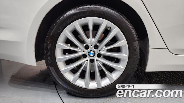 BMW 5-Series 530i xDrive Luxury Plus
