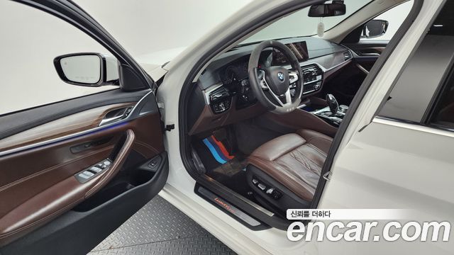 BMW 5-Series 530i xDrive Luxury Plus