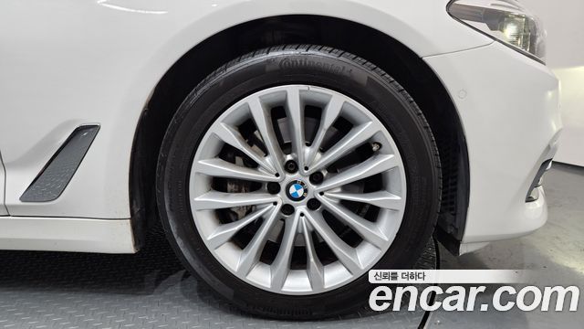 BMW 5-Series 530i xDrive Luxury Plus
