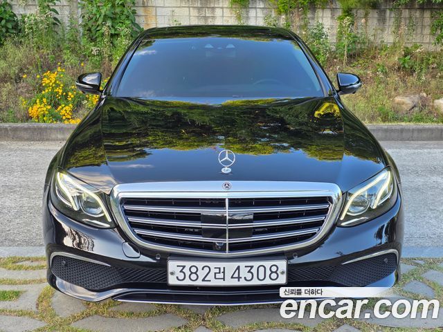 Mercedes-Benz E-Class E300 4MATIC Exclusive