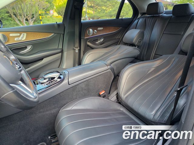 Mercedes-Benz E-Class E300 4MATIC Exclusive