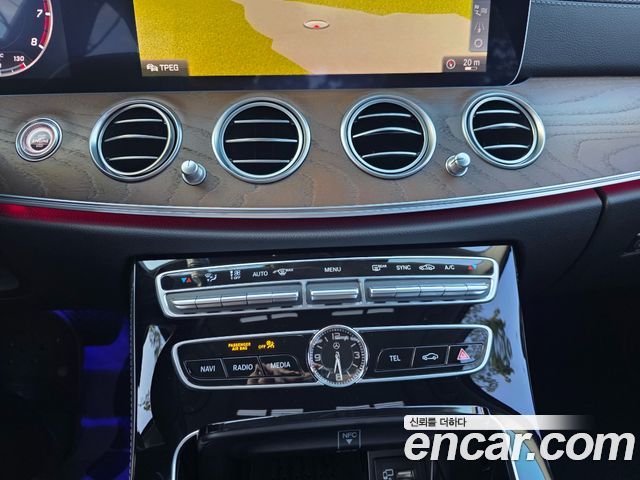 Mercedes-Benz E-Class E300 4MATIC Exclusive