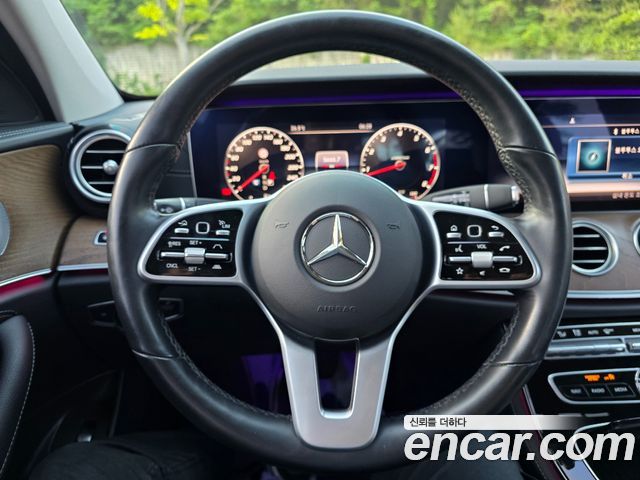 Mercedes-Benz E-Class E300 4MATIC Exclusive