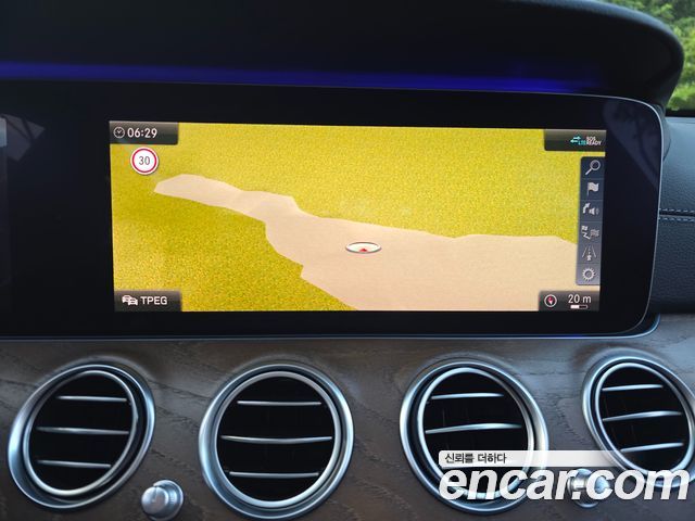 Mercedes-Benz E-Class E300 4MATIC Exclusive