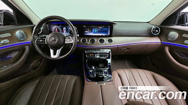 Mercedes-Benz E-Class E300 4MATIC Exclusive