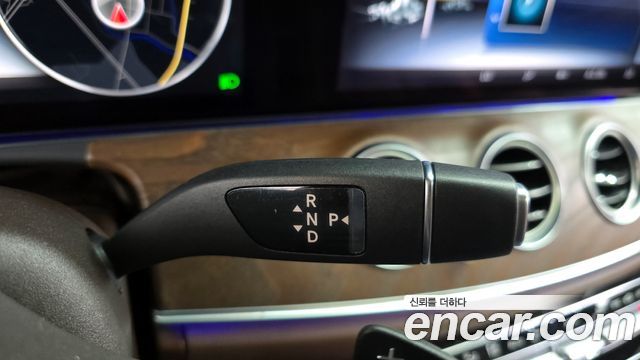 Mercedes-Benz E-Class E300 4MATIC Exclusive