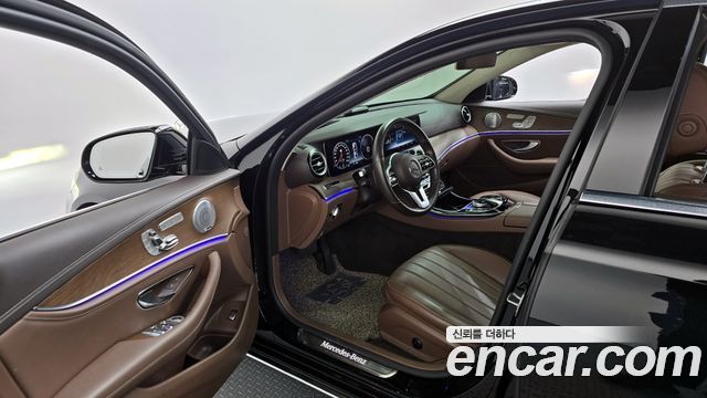 Mercedes-Benz E-Class E300 4MATIC Exclusive