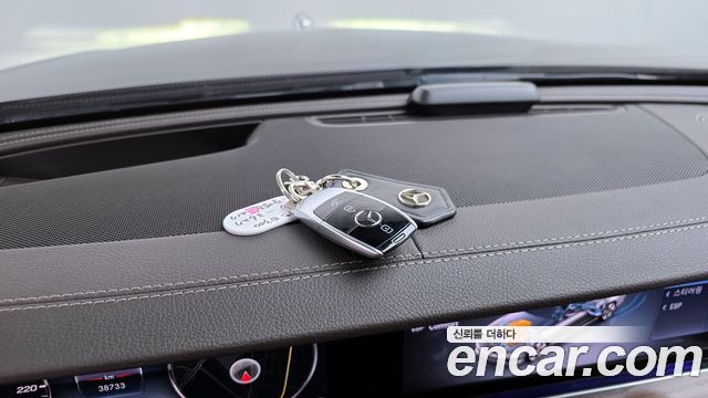 Mercedes-Benz E-Class E300 4MATIC Exclusive