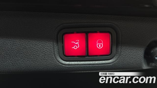 Mercedes-Benz E-Class E300 4MATIC Exclusive