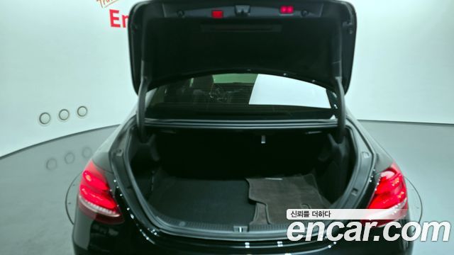 Mercedes-Benz E-Class E300 4MATIC Exclusive