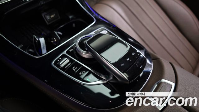 Mercedes-Benz E-Class E300 4MATIC Exclusive