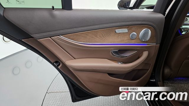 Mercedes-Benz E-Class E300 4MATIC Exclusive