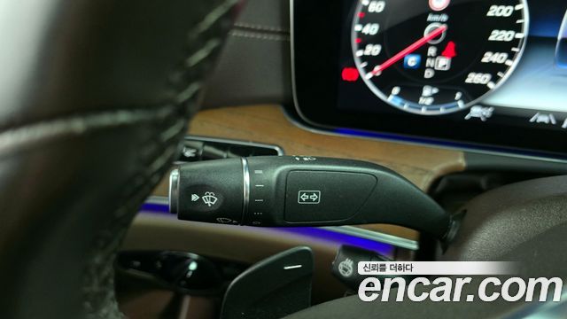 Mercedes-Benz E-Class E300 4MATIC Exclusive