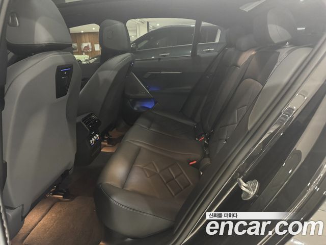 BMW 5-Series 530i xDrive M Sport