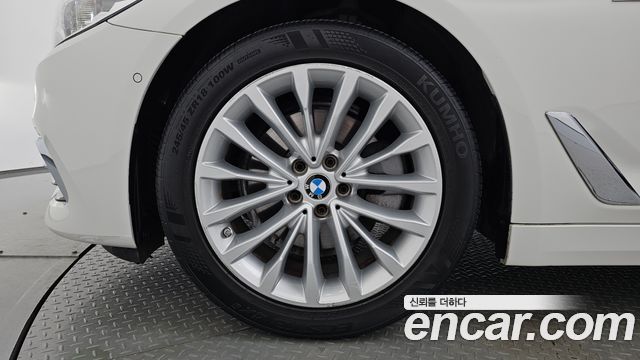 BMW 5-Series 520d Luxury Plus