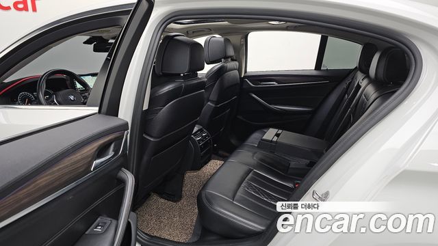 BMW 5-Series 520d Luxury Plus