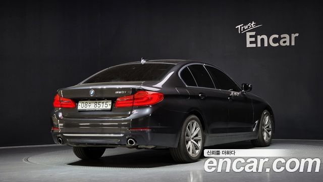 BMW 5-Series 520i Luxury