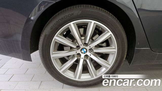 BMW 5-Series 520i Luxury
