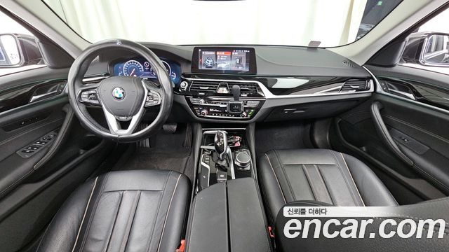 BMW 5-Series 520i Luxury