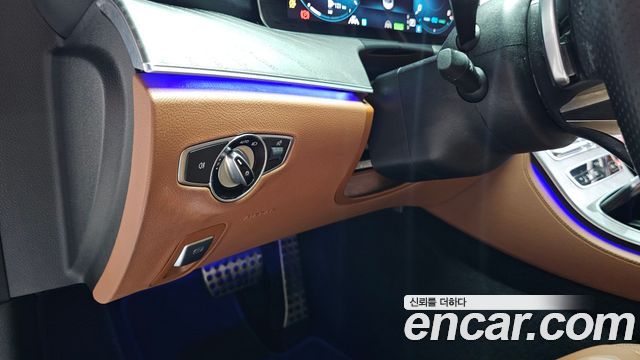 Mercedes-Benz E-Class E350 4MATIC AMG Line