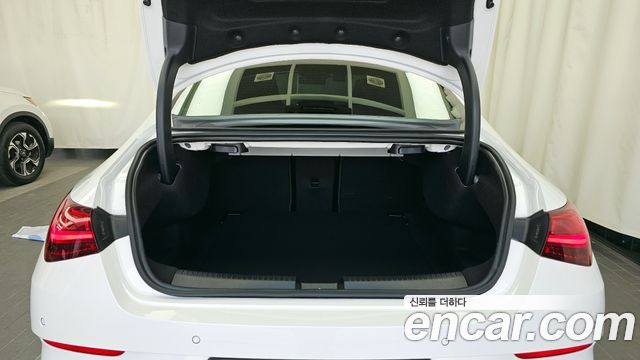 Mercedes-Benz CLA-Class CLA250 4MATIC