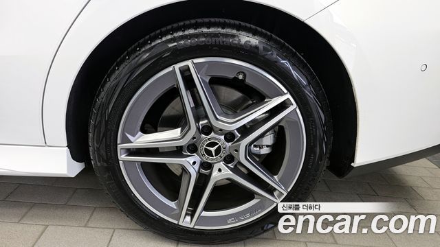 Mercedes-Benz CLA-Class CLA250 4MATIC