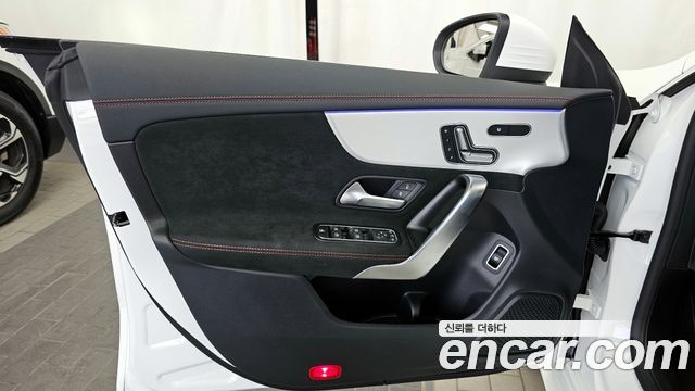 Mercedes-Benz CLA-Class CLA250 4MATIC