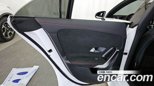 Mercedes-Benz CLA-Class CLA250 4MATIC