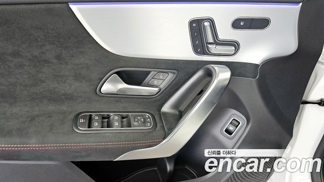 Mercedes-Benz CLA-Class CLA250 4MATIC