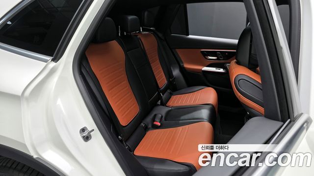 Mercedes-Benz GLC-Class GLC300 4MATIC AMG Line